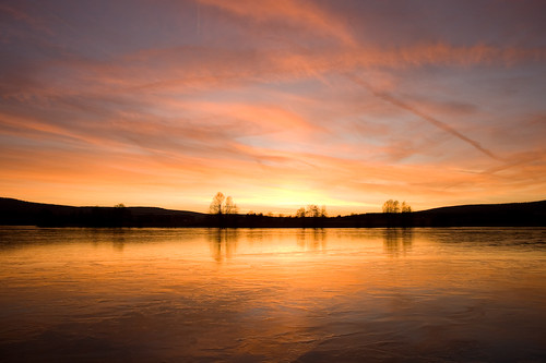 sunset red sky orange lake rot ice yellow clouds canon eos see sonnenuntergang horizon himmel wolken gelb eis horizont 400d dercorn
