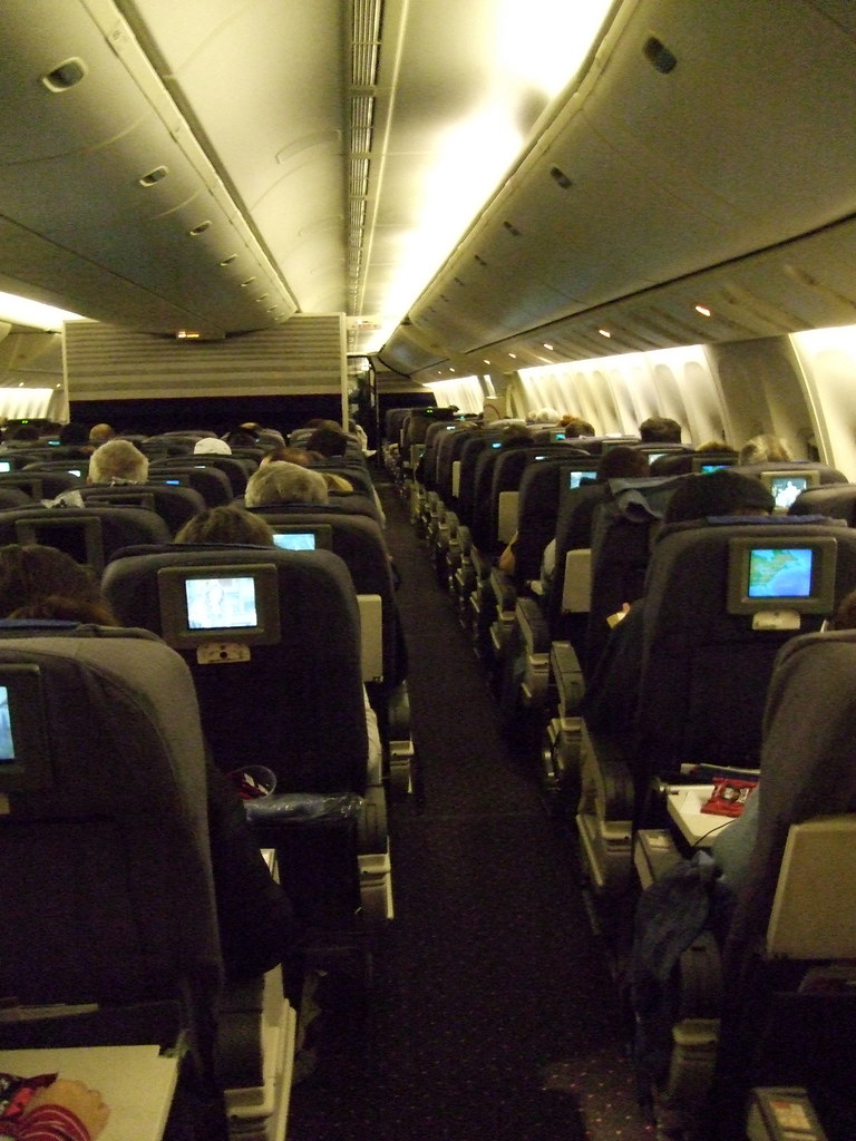 Ua United Airlines Boeing 777 200 800v Mark N