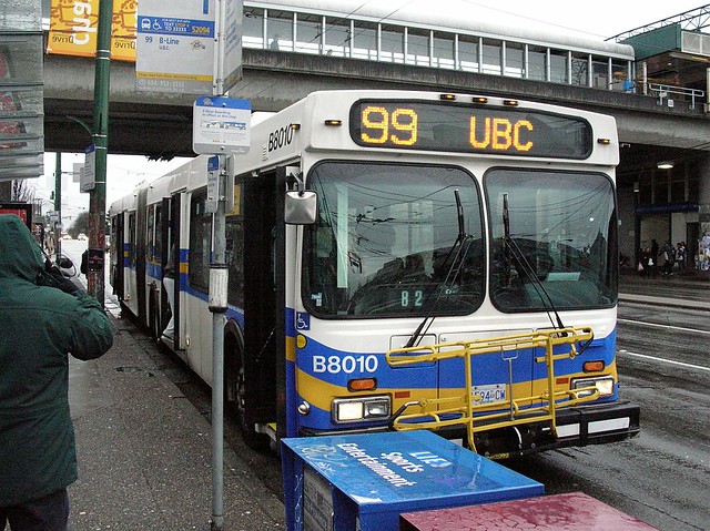 Translink B8010 D60LF Broadway at Commercial 2008_0114