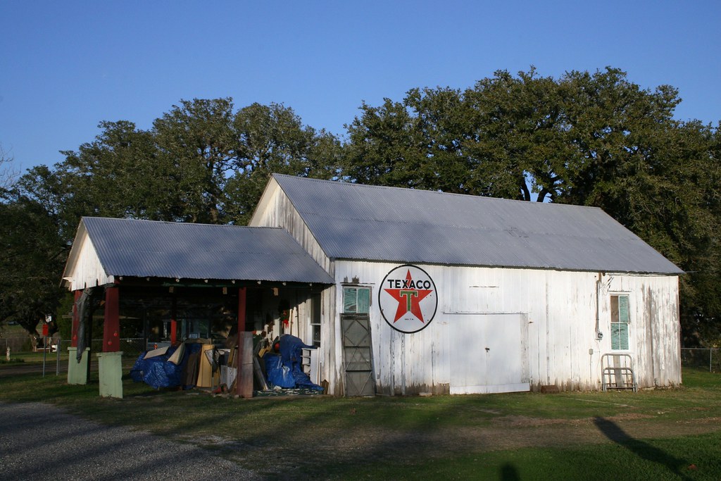 former gas station in oldenburg The Texaco sign was hung t… Flickr