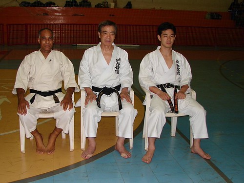 Kancho, seu filho Daizo e Sensei Délio Santos, Rokudan, representante da SKICB em Goiás. | by SKICB