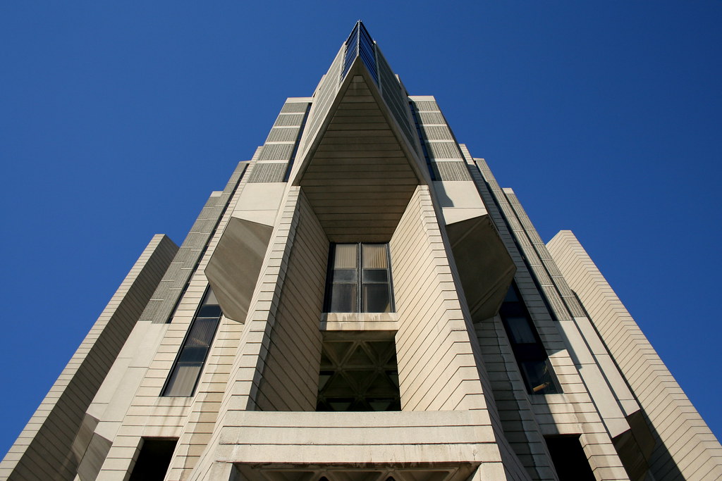 Robarts Library Rear Robarts Library | The University of Toront's Robarts Library… | Flickr