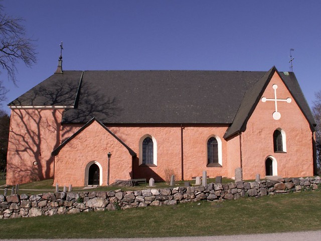 Toresund. church. crawling. 1