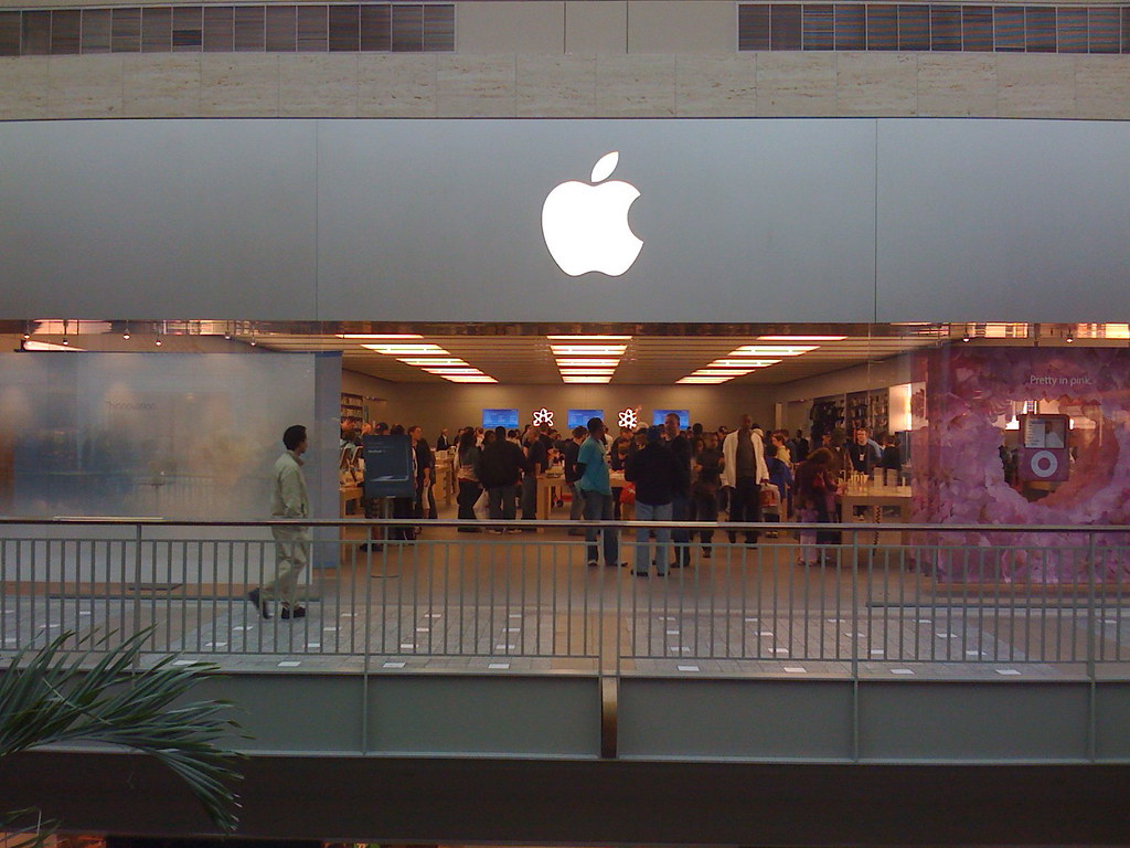 Apple Store Lenox Square, Atlanta, Georgia, Brisan
