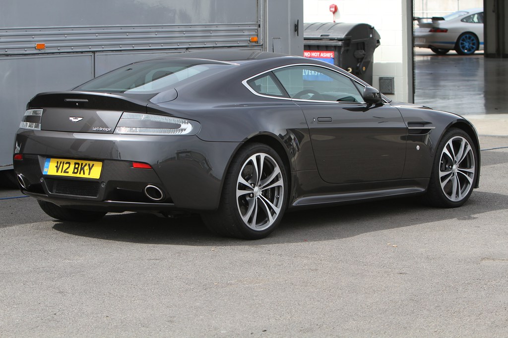 Image of Aston Martin V12 Vantage