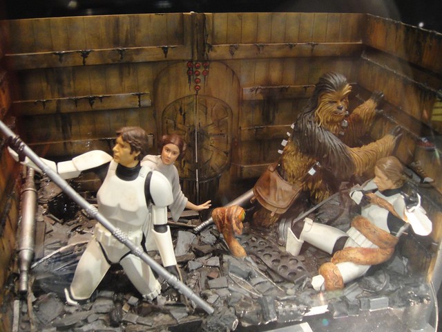 Gentle Giant Star Wars Death Star Trash Compactor diorama statue