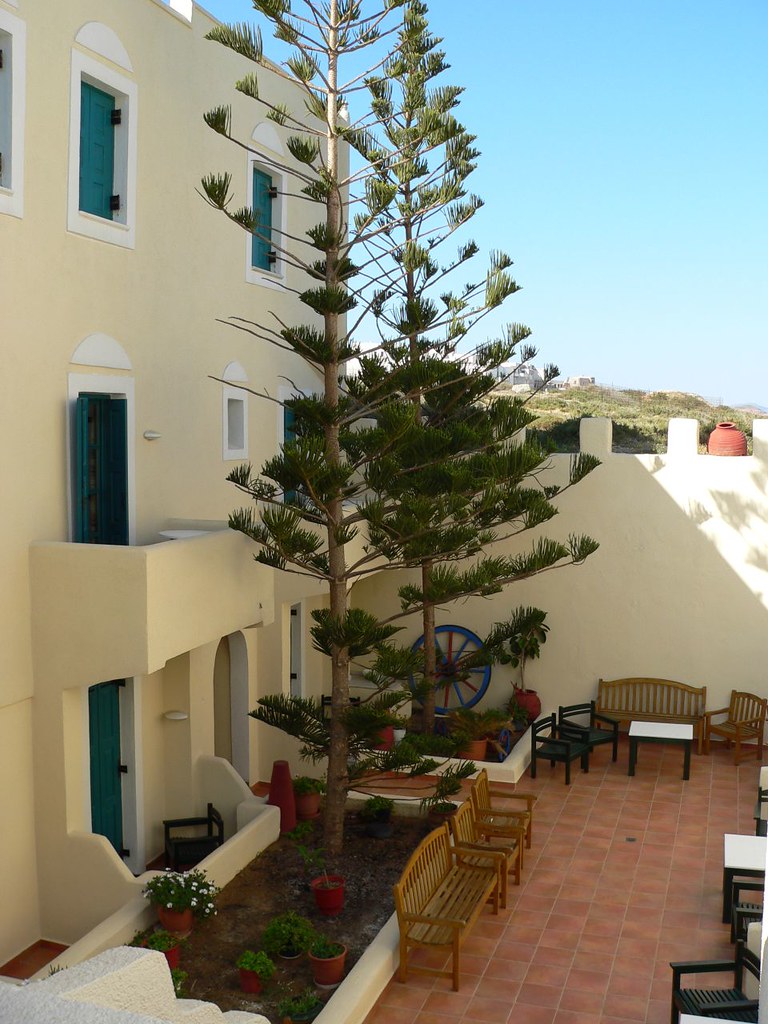 Grotta Hotel