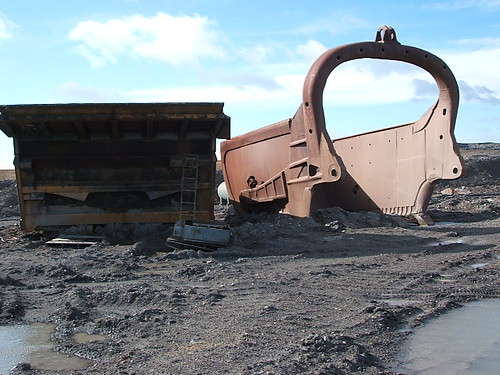 big geordie bucket & 777skip | by 777ken
