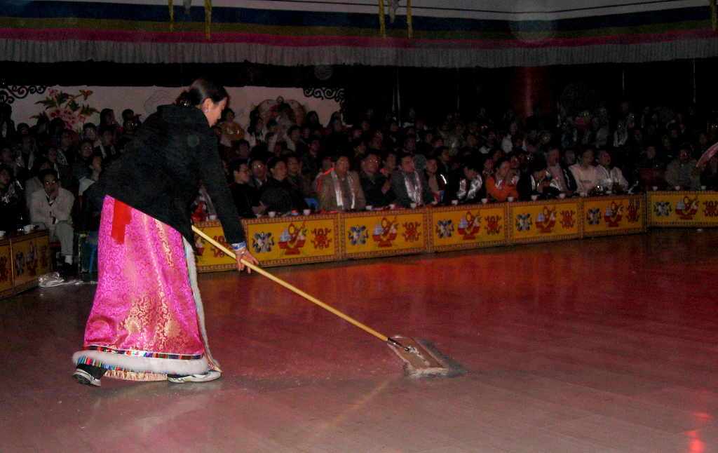 Cleanup at a Tibetan cultural show in Jiuzhaigou