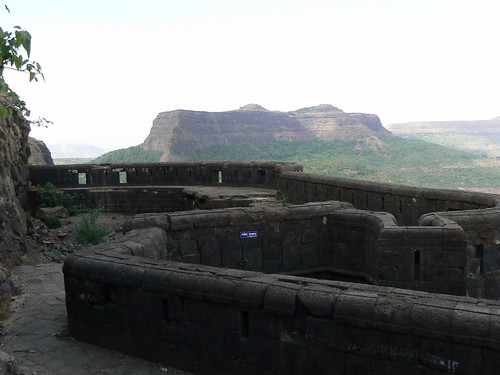 ruins fort ramparts killa lonavala westernghats sahyadri hillfort konkan lohagad visapur malavli visapurfort sahayadri मळवली theironfort लोहगड किल्ला विसापुर