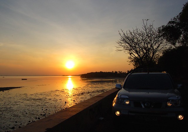 Sunrise at Pasir Putih Beach, Situbondo, East Java | Flickr