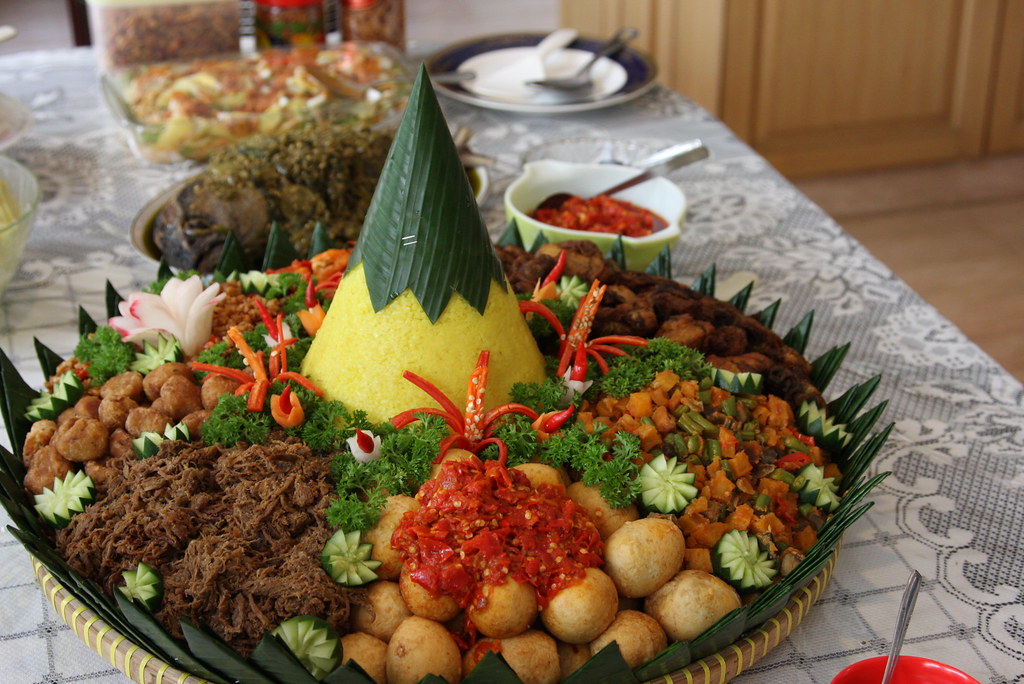  Nasi Tumpeng  Traditional Indonesian Party Dish 