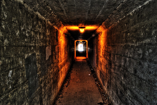 orange lights vanishingpoint perspective tunnel hdr