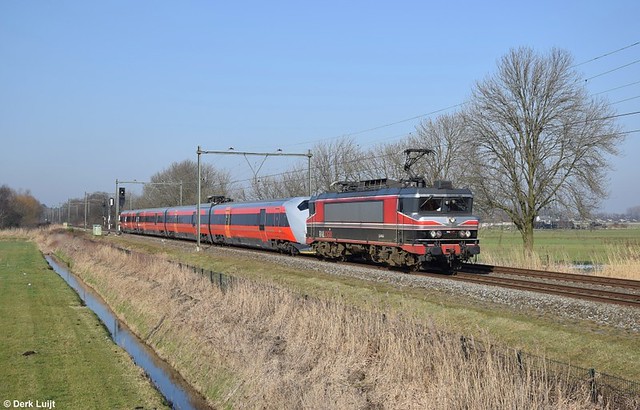 Captrain 1619 (Raillogix livery) + NSB BM73 005, Soestdijk, 14-2-2017 12:40