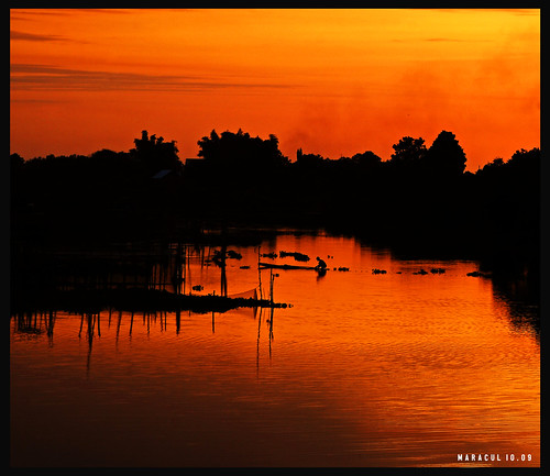 E P E K T O by maraculio, Explore: May 15, 2009 #210
<a href="http://bighugelabs.com/flickr/onblack.php?id=3533956586&siz