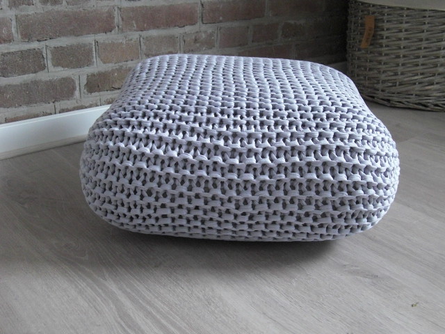 Lounge XXL Knitted Pillow