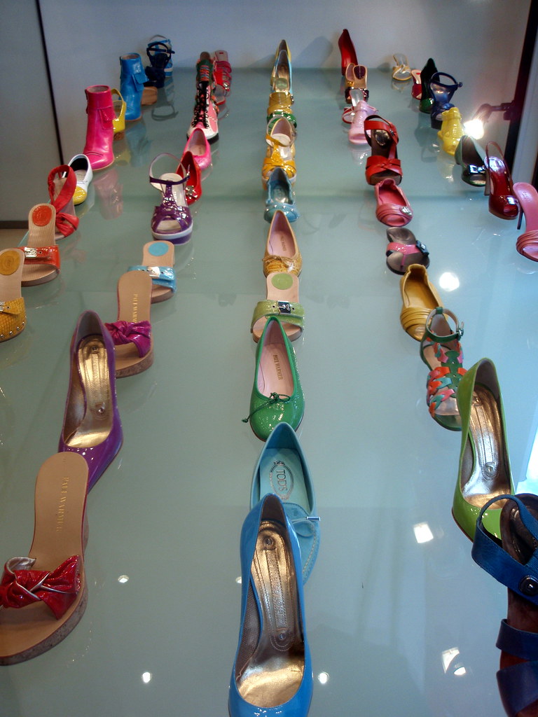 Sale | Shoestore in Amsterdam. Wonderful colours. | Vonns | Flickr