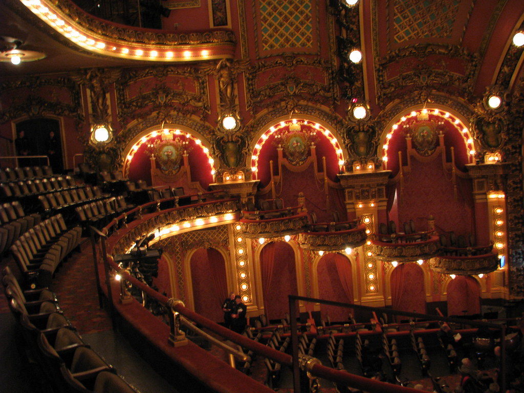 Theater boston. Бостонский театр Orpheum. Маджестик театр в США,гиф. Cutler Majestic Theatre Boston. Emerson Cutler Majestic Theatre.