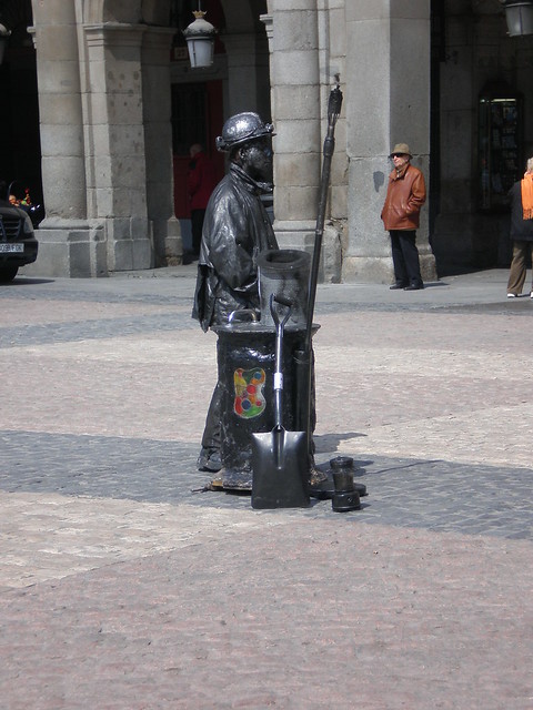Artista callejero escultura, Plaza Mayor, Madrid
