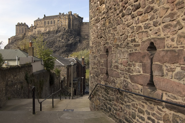Edinburgh Castle from The Vennel