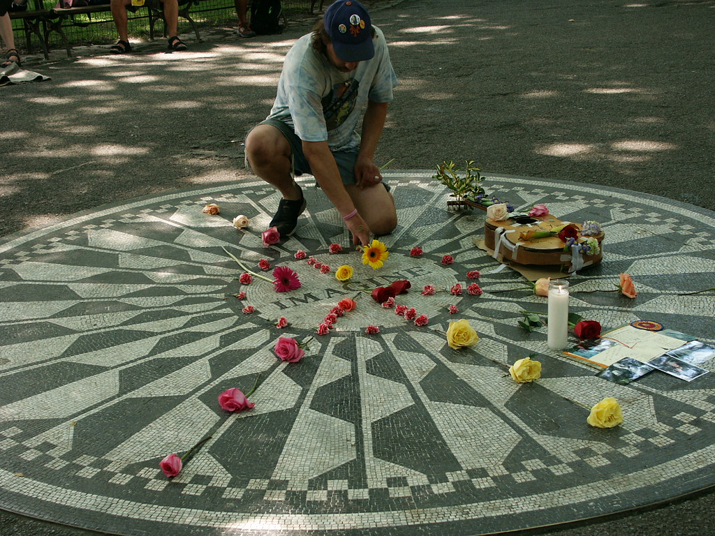 New York City: Central Park Strawberry Fields | Memorial to … | Flickr