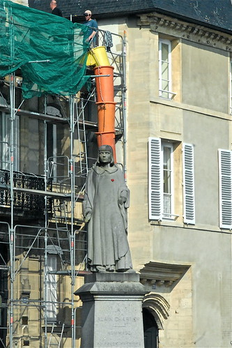 CHARTIER' STATUE READY TO BE EXPOSED AT "BEAUBOURG CENTER"...:BAYEUX-NORMANDY-FRANCE Mar.2014 | by fred.vignolles