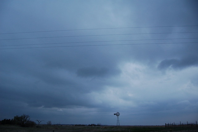 042408 - Mild April Nebraska Thunderstorm
