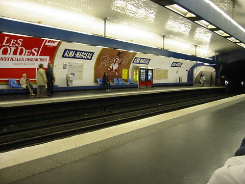 Alma-Marceau Metro station