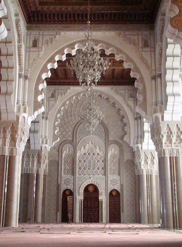 sala de oraciones puerta interior Mezquita Hassan II Casablanca Marruecos 31