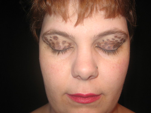 Leopard print eye shadow | by cindycreativecrochet