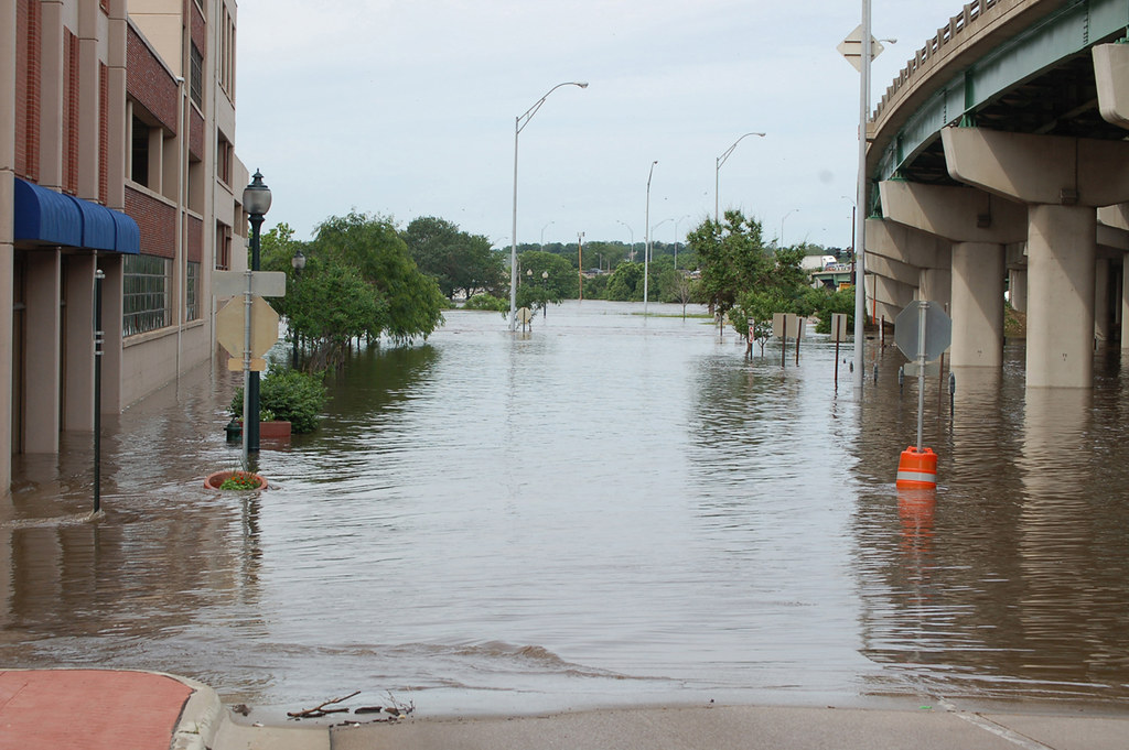 Flooding in Cedar Rapids, IA Flooding downtown Cedar Rapid… Flickr