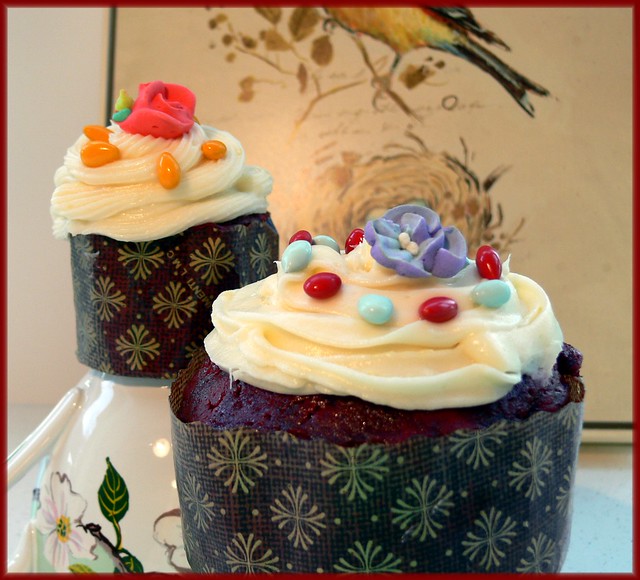 Red Velvet Mini Cakes duo