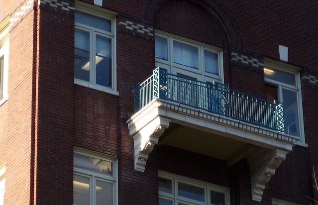 Romeo-like balcony