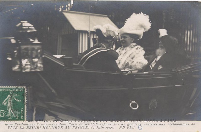 Königin Wilhelmine beim Staatsbesuch in Paris