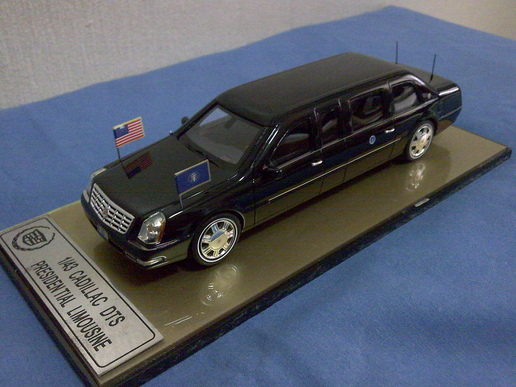 Luxury Diecast 2009 Cadillac DTS Obama Presidential Limo 1/43 Diecast for sale online 