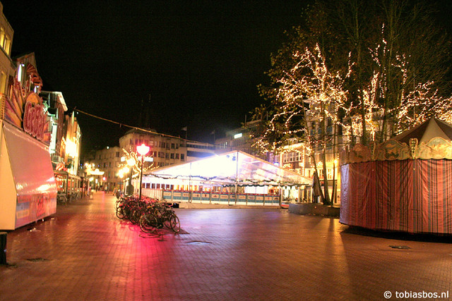 Eindhoven bij nacht in kerststemming