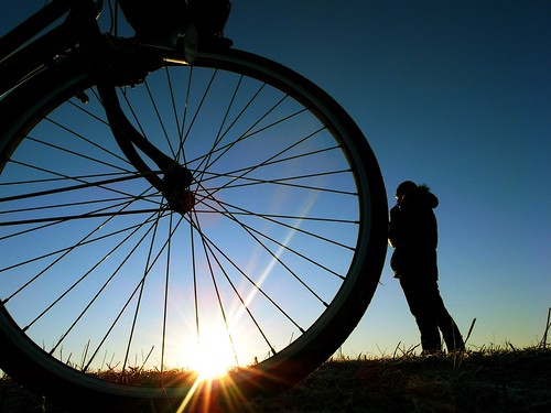 sky bike bicycle wheel digital sunrise first gr 2008 ricoh hatsuhinode 初日の出