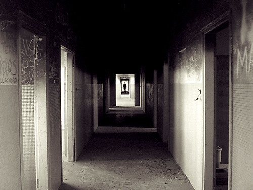 light abandoned sisters hall blackwhite shadows ombre luci forsaken biancoenero corridoio abbandonato