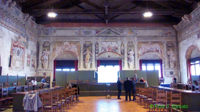 Treviso (TV), 2008, Palazzo dei Trecento, la sala affrescata.