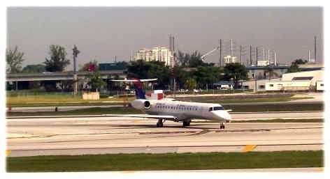 Delta Embraer Plane in Fort Lauderdale