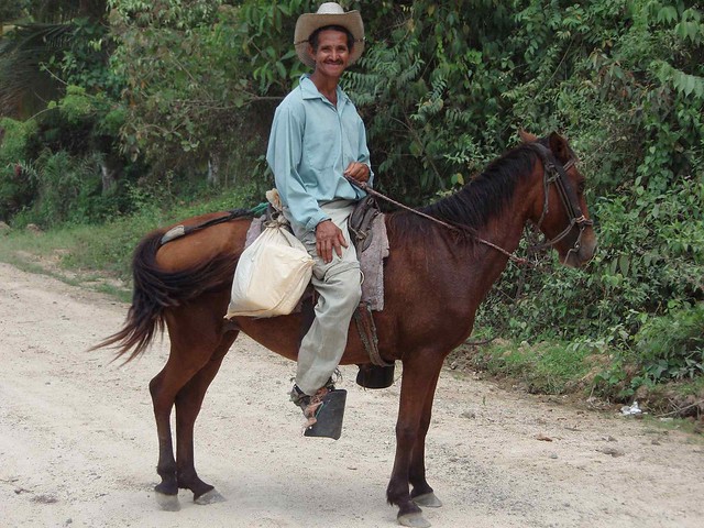 Hombre en caballo - Man on a horse; Cerca de El Carbón, Olancho, Honduras