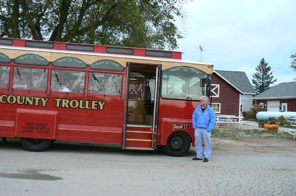 ghost tour trolley door county