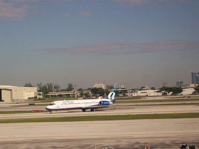 Airtran 717 at Fort Lauderdale