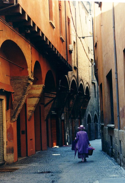 La vecchina con i fiori