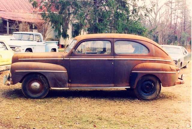 1948 ford, super deluxe, tudor, side view