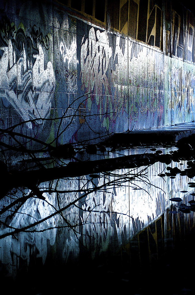 Canvas under the Bridge by mumbling_koan