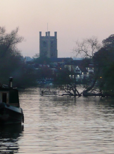 Book 1, Walk 9, Shiplake to Henley The Thames at Henley, 20 October '07.