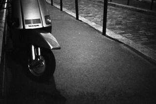 Ruelle sombre dans Paris | by Zigaar