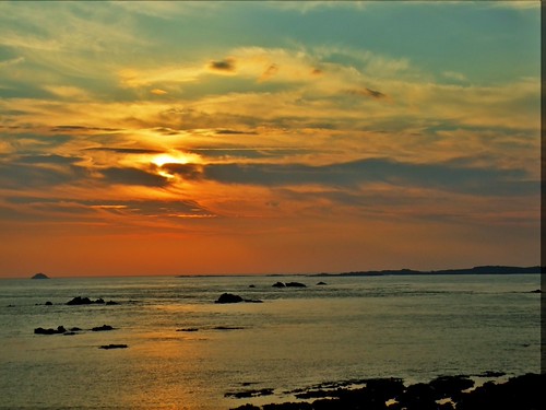 Another Atlantic Sunset by neilalderney123, The Sunset a few weeks ago over the Atlantic. Taken From Alderney
<a href="http://bighugelabs.com/fl