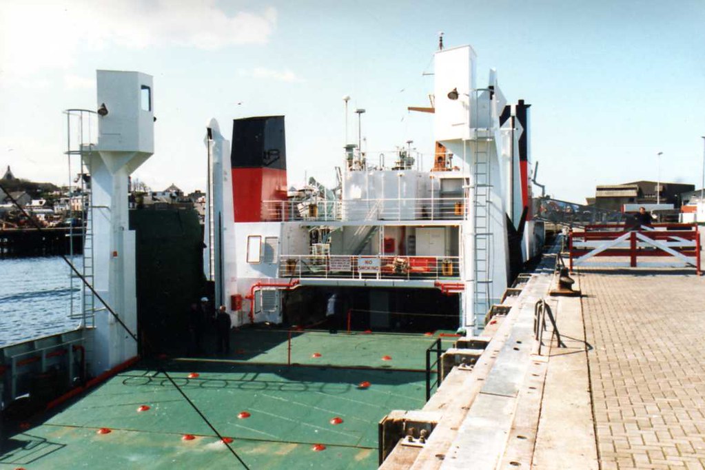 MV Pioneer at Mallaig, 1988